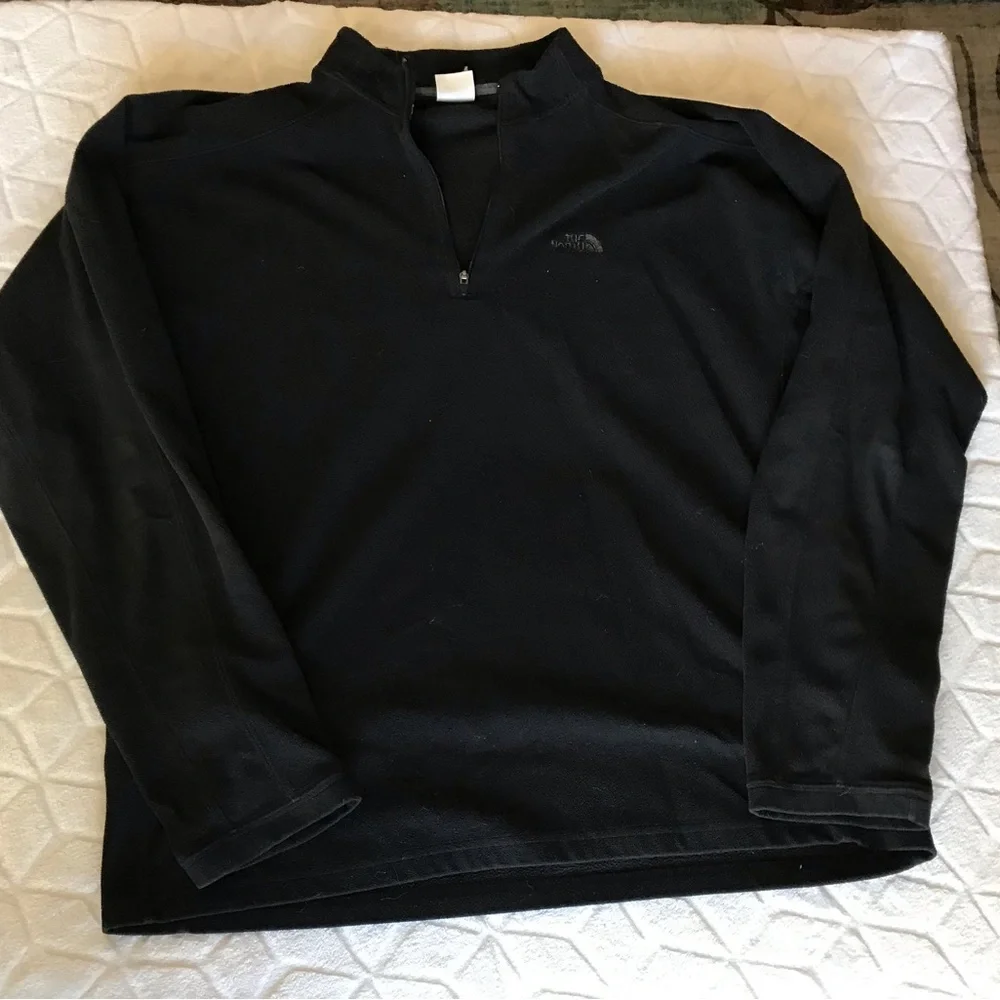 The North Face Men’s Black Quarter-Zip Fleece Sweater